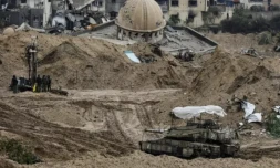 L'armée israélienne dans les ruines de Khan YounÚs, dans le sud de la bande de Gaza. Photo prise le 27 janvier lors d'une visite organisée par l'armée ( AFP / Nicolas GARCIA )