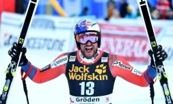 Le Norvégien Aksel Lund Svindal dans l'aire d'arrivée de la descente de Val Gardena, le 16 décembre 2017