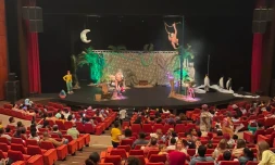 Le Département a organisé le spectacle “féérie et magie” au théâtre de champ-fleuris