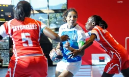Saint-Denis - La handballeuse internationale Leila Lejeune reçoit la Légion d'Honneur
