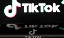 Le Parlement français s'apprĂȘte Ă voter l'obligation pour les plateformes des rĂ©seaux sociaux de vĂ©rifier l'Ăąge de leurs utilisateurs et d'obtenir le consentement des parents quand ils ont moins de 15 ans ( AFP / Kirill KUDRYAVTSEV )