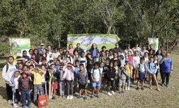  Sainte-Anne : 1 000 arbres plantés par des enfants à l’ENS Les Orangers par des enfants 