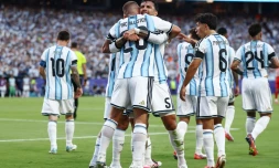Les Argentins célÚbrent l'ouverture du score d'Alexis Mac Allister face à la Suisse en quarts de finale de la Coupe du monde, le 11 juillet 2026 à Kansas City.