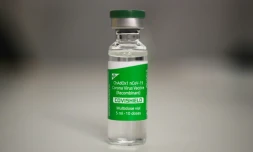 Une dose du vaccin Oxford-AstraZeneca anti-Covid-19 (Covishield fabriqué en Inde) lors d'une campagne de vaccinations à Belgrade le 19 mars 2021