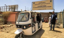 Au Soudan, le touk-touk électrique fait une entrée pétaradante