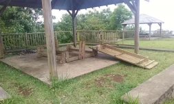 Petite-Île, domaine du relais, acte de vandalisme, kiosque