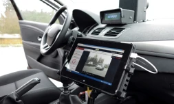 Un radar embarqué photographié à Saclay le 27 février 2013