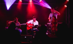 Bisik : Joan’R, Mano Gipsy trio et Les Idiots ont fait vibrer Saint-Benoît [?]
