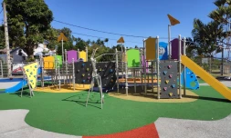 Le Tampon : la nouvelle aire de jeux à Bras Ponthon inaugurée