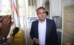 Didier Robert arriver à la caserne Vérines