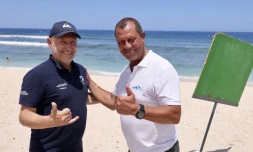 Le président de la Fédération Française de Surf en visite officielle sur l'île