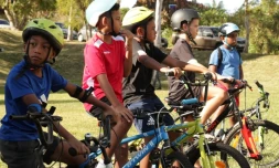 Jeunes de Saint-Paul à vélo