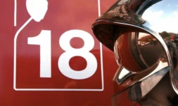 Deux pompiers sont portés disparus à Laon (Aisne), ensevelis sous des décombres alors qu'ils intervenaient lundi soir sur l'incendie d'un immeuble du centre-ville qui n'a pu être circonscrit qu'en fin de nuit ( AFP / Dominique FAGET )
