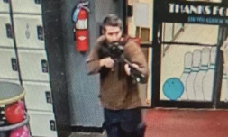 Au moins dix personnes sont mortes dans plusieurs fusillades survenues dans l'Etat du Maine, dans le nord-est des Etats-Unis, le tireur étant toujours en fuite, selon plusieurs médias américains et autorités locales.