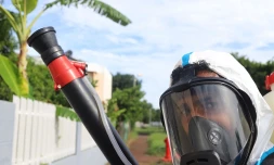 Les pompiers en action pour éradiquer la dengue 