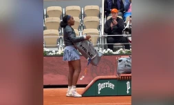 Roland Garros : Coco Gauff se pointe sur le court...sans la moindre raquette [?]