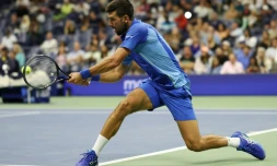 La vedette serbe Novak Djokovic lors de son match de 3e tour de l'US Open contre son compatriote Laslo Djere, le 1er septembre 2023 Ă New York