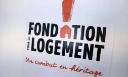 Le nouveau logo de la Fondation pour le Logement (anciennement Fondation Abbé Pierre) présenté à Paris, le 17 mars 2025 ( AFP / Thomas SAMSON )
