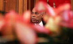 Victorin Lurel signe les premiers contrats