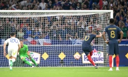 Les Bleus grâce à un pénalty transformé par Kylian Mbappé a dominé la Grèce au Stade de France, le 19 juin 2023 