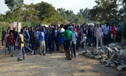 Des manifestants du peuple Oromo, prÚs d'Addis Abeba, le 15 décembre 2015