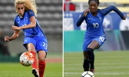Kheira Hamraoui dans la photo de gauche, le 20 septembre 2016 au stade Charlety de Paris, et Aminata Diallo dans la photo de droite lors de la SheBelieves Cup dans le Mapfre Stadium de Columbus dans l'Ohio le 1er mars 2018 aux Etats-Unis.