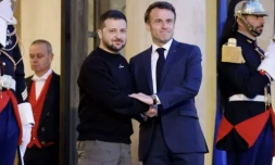 Le président français Emmanuel Macron (à droite) reçoit son homologue ukrainien Volodymyr Zelensky, le 14 mai 2023 à Paris ( AFP / Ludovic MARIN )