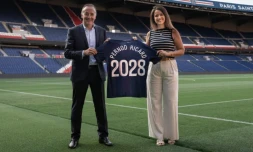 Une jarre de 3.500 brisée, Ricard renonce, un bébé enfermé dans les toilettes [?]