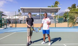 Saint-Denis : un job dating sur les courts de tennis pour les jeunes