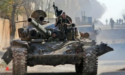 Des combattants rebelles syriens soutenus par la Turquie à Saraqib, dans la province d'Idleb, le 27 février 2020