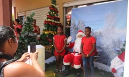 troisième édition de l'Arbre de Noël à Plateau Caillou