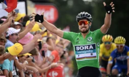 Le Slovaque Peter Sagan remporte la 5e étape du Tour de France, le 11 juillet 2018 à Quimper 