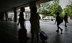 Les syndicats fustigent un manque de préparation de l'Education nationale face à la canicule et exigent "des mesures concrètes" pour adapter l'école au changement climatique ( AFP / Philippe LOPEZ )
