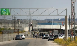 Des véhicules avançant vers Beit Hanoun, point de passage au nord de la bande de Gaza, désormais contrôlé par l'Autorité palestinienne, au 1er novembre 2017