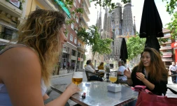 Terrasse près de la basilique Sagrada Familial à Barcelone le 25 mai 2020