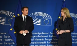 Emmanuel Macron et la présidente du Parlement européen Roberta Metsola à Strasbourg, le 17 janvier 2022