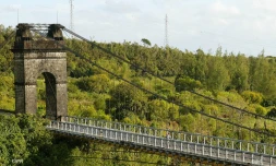 pont de la rivière de l'est 