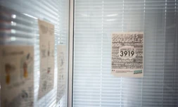 Le 3919, numéro d'appel pour les personnes victimes de violences ( AFP / Martin BUREAU )