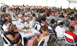 repas des séniors au colosse avec joé bedier