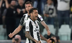Les deux buteurs de la Juventus face à Monaco Mario Mandzukic et Dani Alves, en demi-finale retour de Ligue des champions, le 9 mai 2017 à Turin