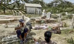 Le cimetière de Mahanoro, à Madagascar, ce samedi 6 février : des tombes ont été détruites détruit par le vent et les inondations, sur le passage du cyclone.