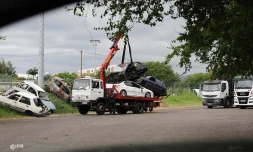 Carcasses de voitures à Saint-Denis