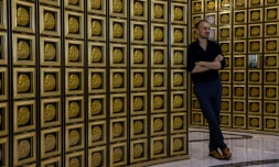 L'architecte allemand Ulrich Kirchhoff dans le columbarium de Shan Shum, le 7 juin 2023 à Hong Kong
