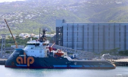 Le remorqueur Alp Striker arrivé au port-est 