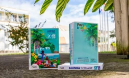 Le Port : des agendas scolaires aux couleurs de la ville remis aux élèves 