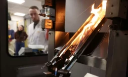 Test de résistance au feu de jouets dans un laboratoire de la DGCCRF, à Villeneuve d'Ascq, le 13 décembre 2024 ( AFP / FRANCOIS LO PRESTI )