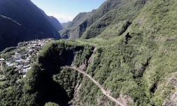 Route de Cilaos fermée vue du ciel
