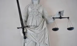 Un ancien kinésithérapeute, spécialiste réputé du périnée, a été mis en examen en juin à Paris pour viols et agressions sexuelles par personne ayant autorité ( AFP / LOIC VENANCE )