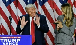 Donald Trump et son épouse Melania Trump à West Palm Beach, en Floride, lors des résultats de la présidentielle américaine, le 6 novembre 2024 ( AFP / Jim WATSON )