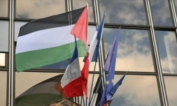 Le drapeau palestinien sur la mairie de Malakoff, dans les Hauts-de-Seine, le 21 septembre 2025 ( AFP / Bertrand GUAY )
